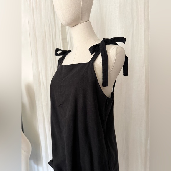 Black Linen Romper with Pockets - Picture 3 of 7
